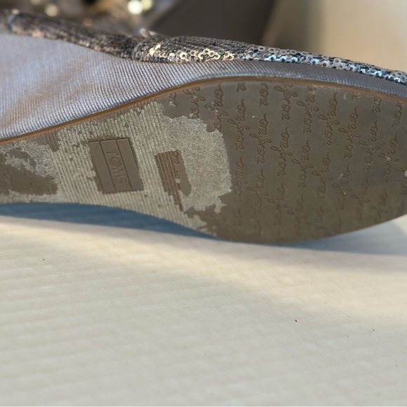 TOMS Women's Glittering Silver Wedges - Picture 8 of 10